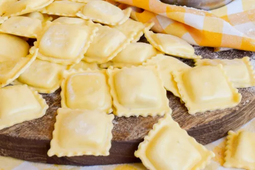 Ravioli gefüllt mit Borretsch und Fleisch Pasta DaSempre